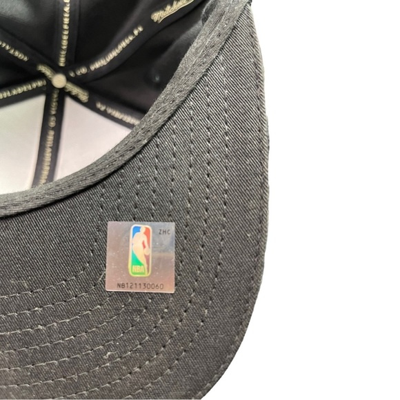 Black Cleveland Cavaliers Mitchell Ness Snap Back - Picture 6 of 7